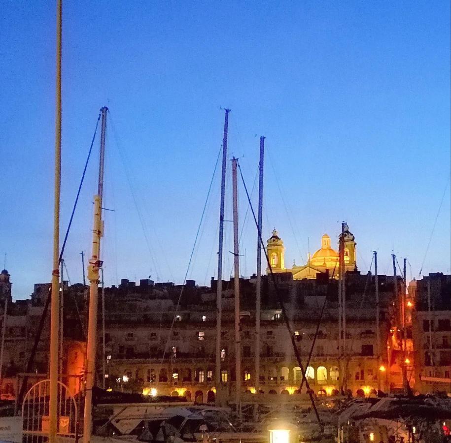 Modern Apt Kalkara Seafront! Exterior photo
