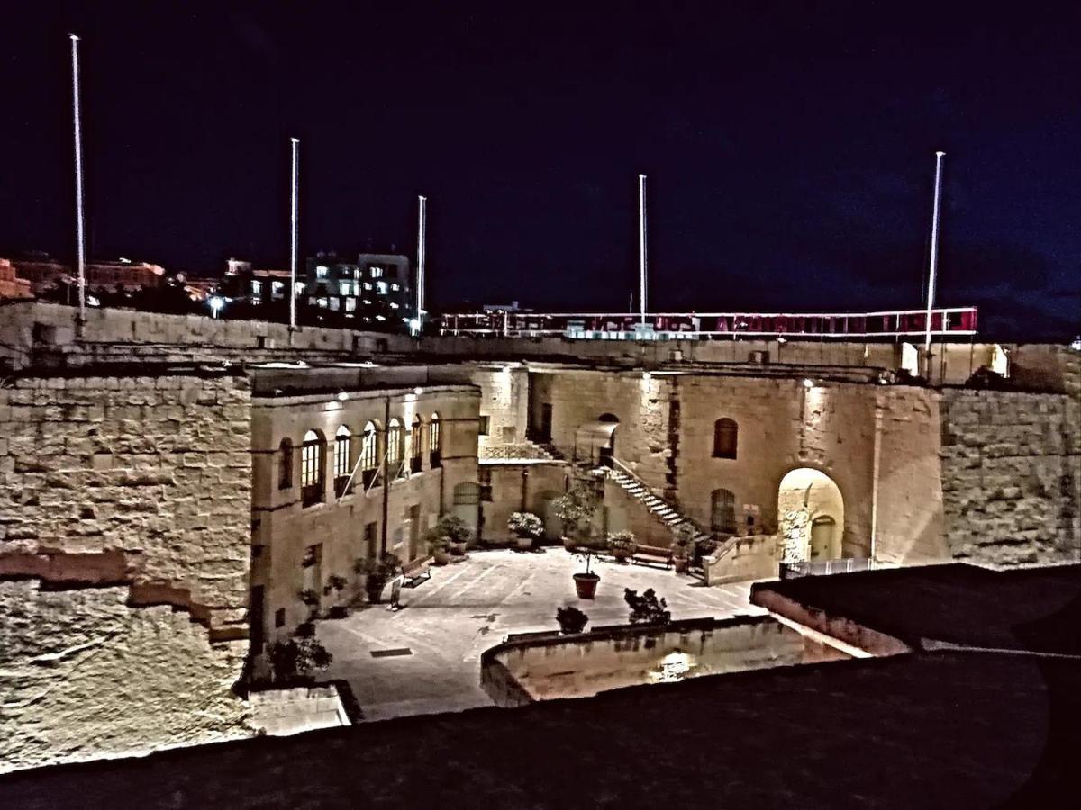 Modern Apt Kalkara Seafront! Exterior photo
