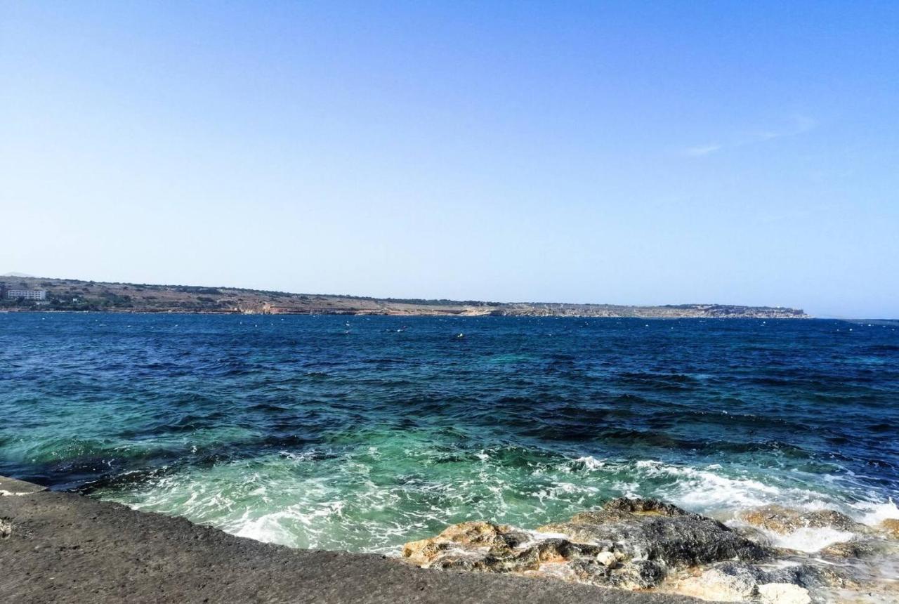 Modern Apt Kalkara Seafront! Exterior photo